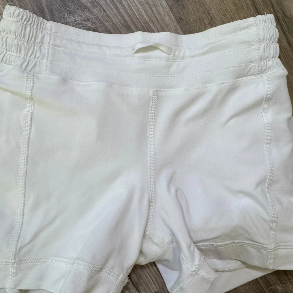 Lululemon‎ Skort Womens 2 White Pace Rival Skirt Athletic Tennis Golf Pickleball